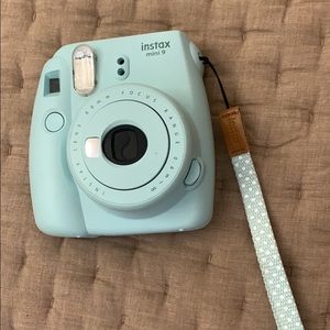 Polaroid instax mini 9